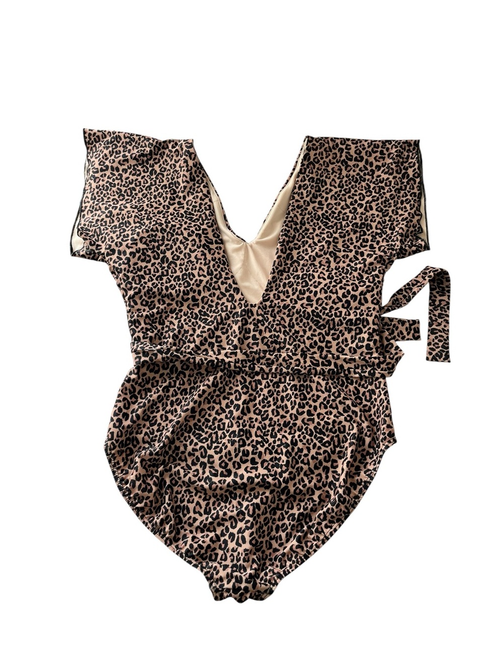 Albion The Pursuit Cape Leopard Print Flutter Sleeve One Piece Swimsuit Large - Picture 4 of 6